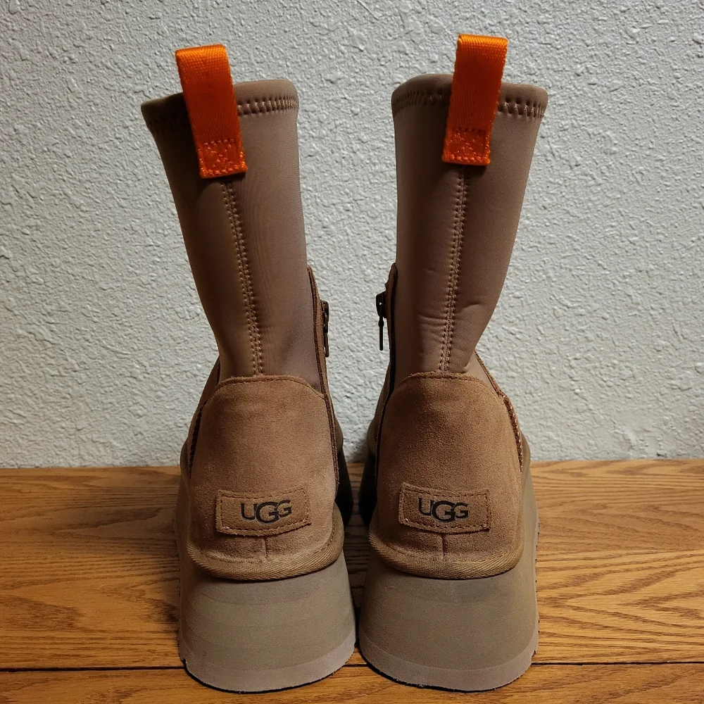 NWOB UGG Tan Classic Dipper Platform Boots Size 11